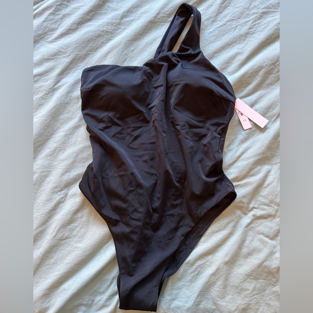 Victoria’s Secret Essential One-Shoulder One-Piece